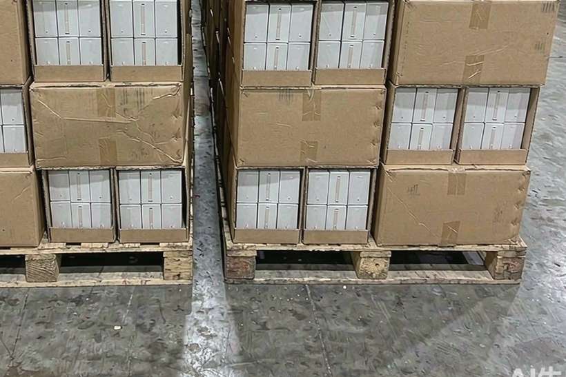 B2B Supply of IQOS bundles — bulk case
