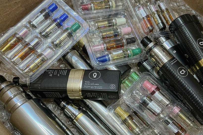 Comparison of IQOS kits Suppliers — bulk case