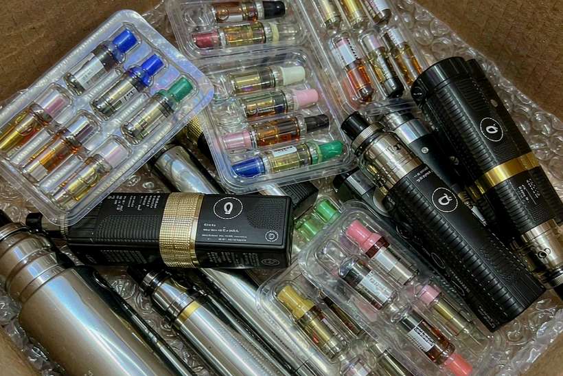 Flavor Catalog of IQOS mods — small parcel