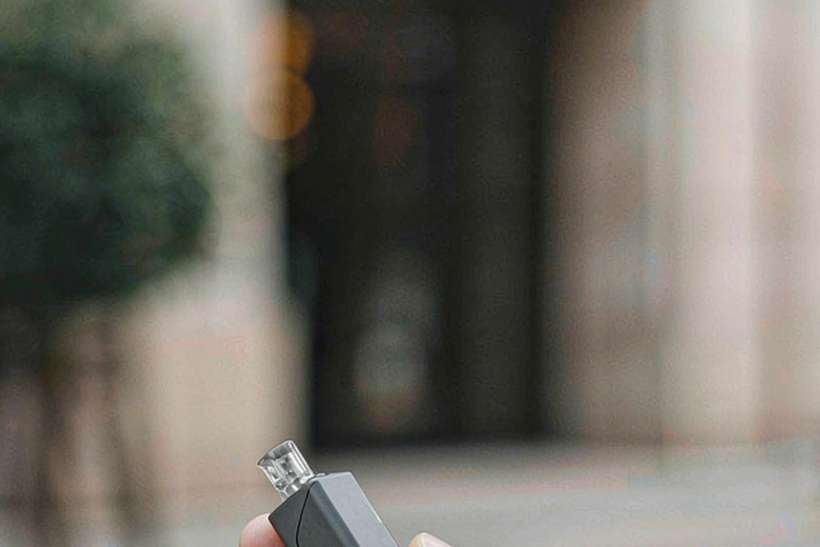 Regional Review of IQOS accessories — Spring catalog